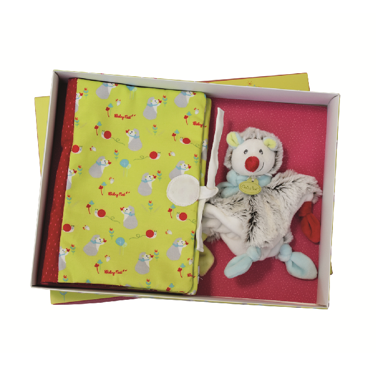  - poupis - birth set comforter + health book cover hedgehog 